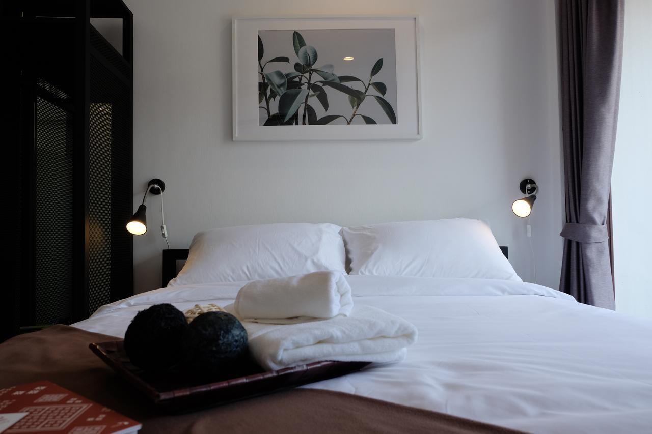 Haus Sathorn 21 Bed And Breakfast Bangkok Exterior photo