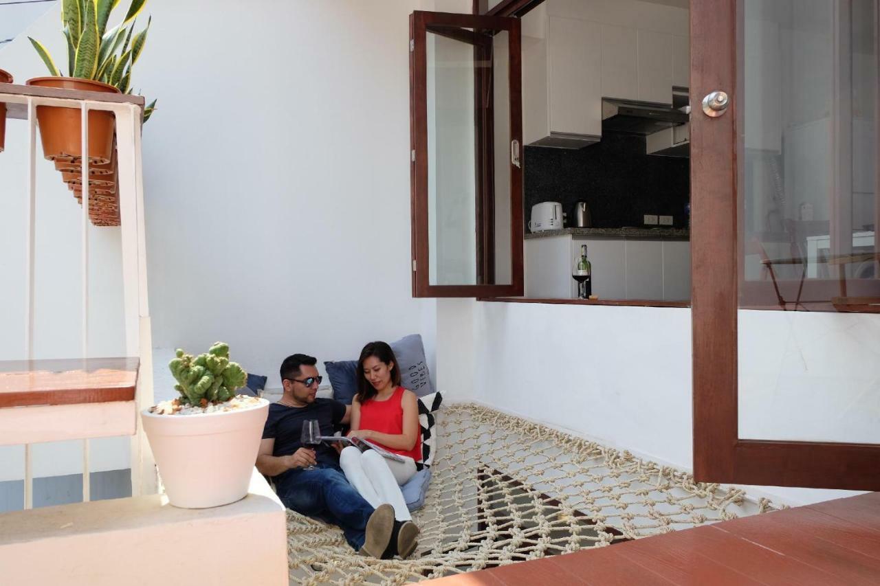 Haus Sathorn 21 Bed And Breakfast Bangkok Exterior photo