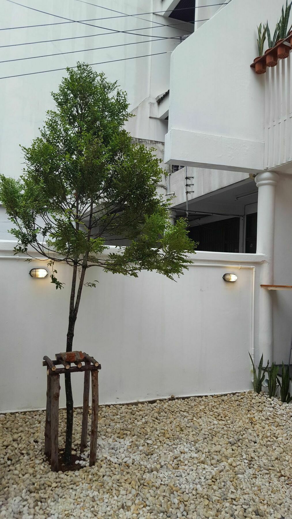 Haus Sathorn 21 Bed And Breakfast Bangkok Exterior photo