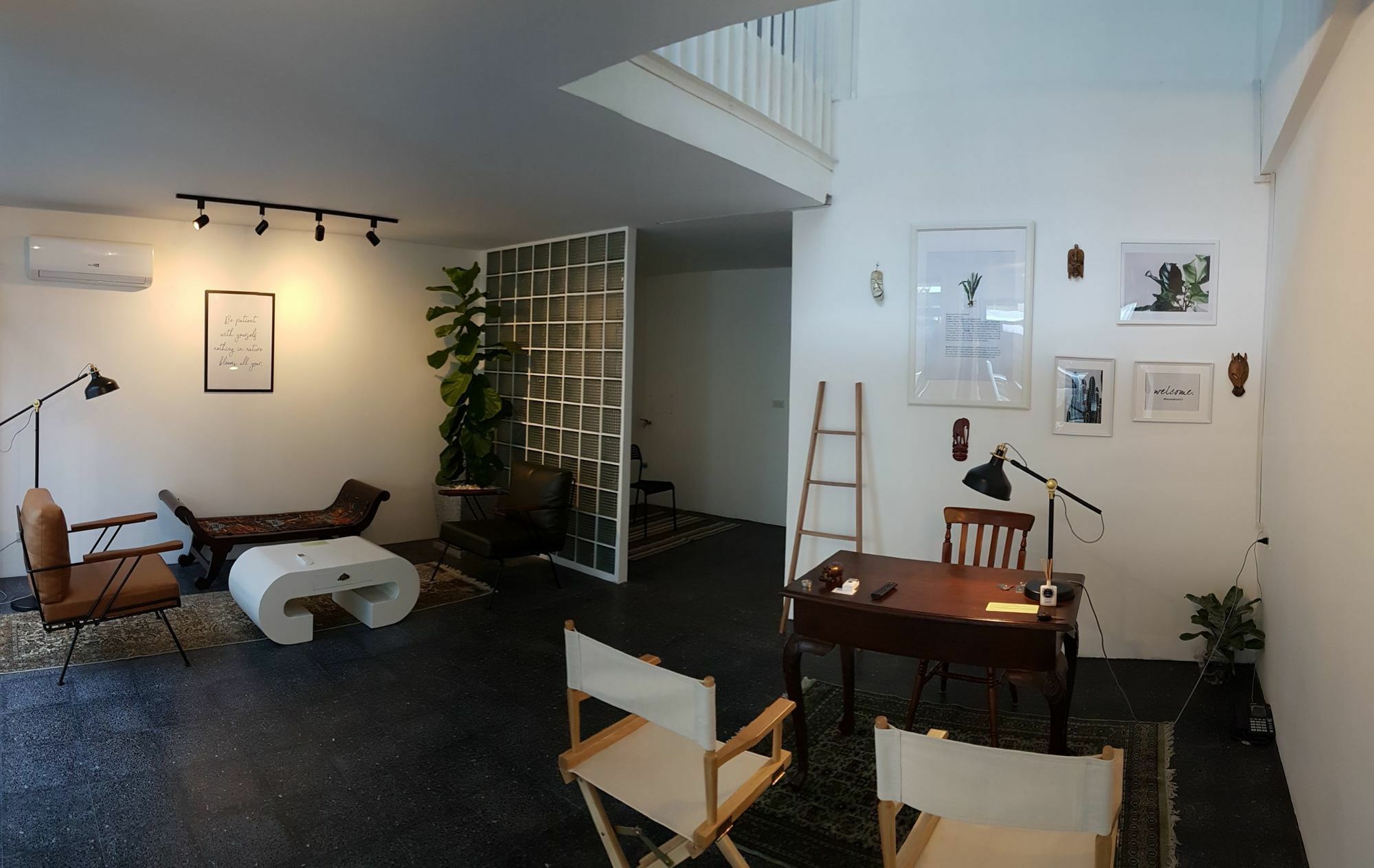 Haus Sathorn 21 Bed And Breakfast Bangkok Exterior photo