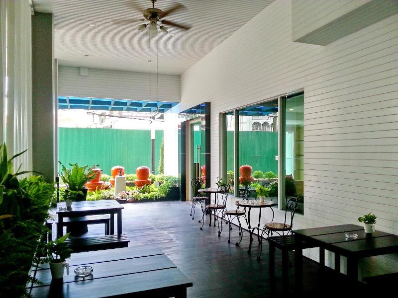 Haus Sathorn 21 Bed And Breakfast Bangkok Exterior photo