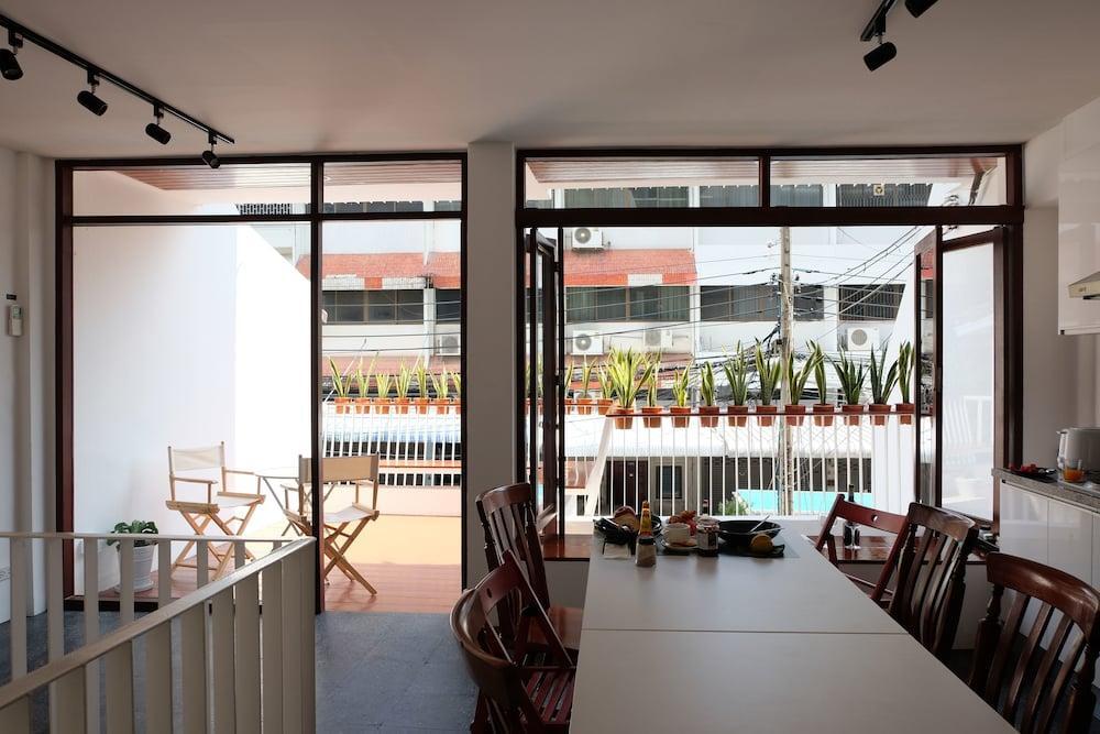 Haus Sathorn 21 Bed And Breakfast Bangkok Exterior photo